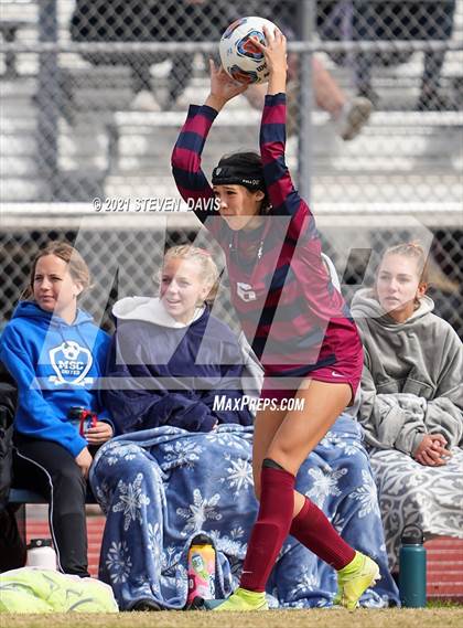 Thumbnail 2 in Red Mountain vs. Perry (AIA 6A Quarterfinals) photogallery.
