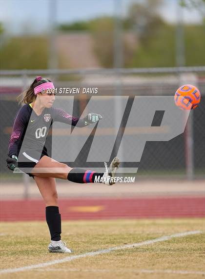 Thumbnail 3 in Red Mountain vs. Perry (AIA 6A Quarterfinals) photogallery.