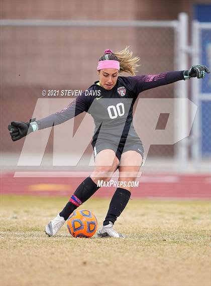 Thumbnail 1 in Red Mountain vs. Perry (AIA 6A Quarterfinals) photogallery.