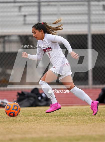Thumbnail 3 in Red Mountain vs. Perry (AIA 6A Quarterfinals) photogallery.