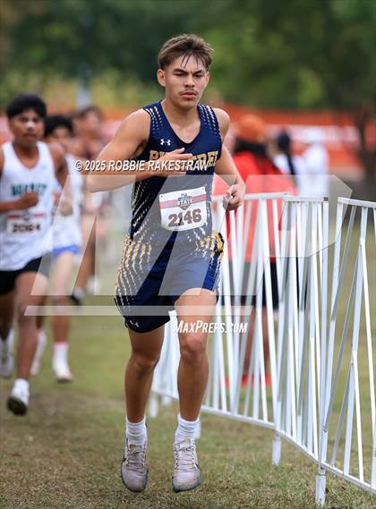 Thumbnail 2 in UIL 4A Boys Cross Country State Final photogallery.