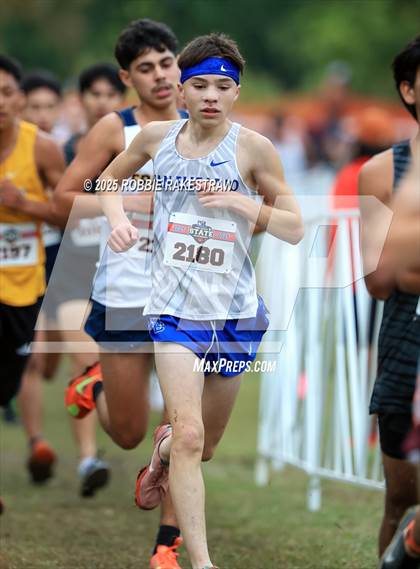 Thumbnail 1 in UIL 4A Boys Cross Country State Final photogallery.