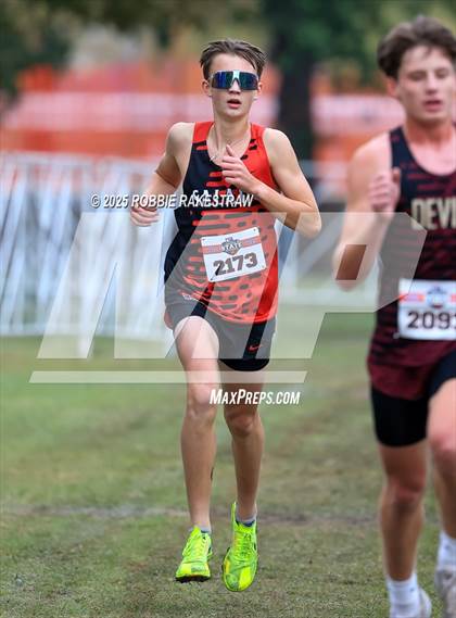 Thumbnail 1 in UIL 4A Boys Cross Country State Final photogallery.