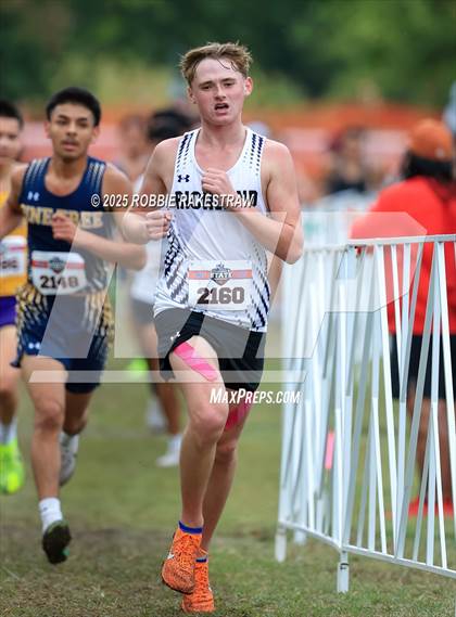 Thumbnail 3 in UIL 4A Boys Cross Country State Final photogallery.