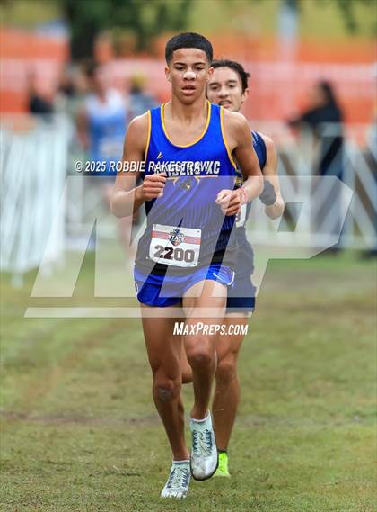 Thumbnail 2 in UIL 4A Boys Cross Country State Final photogallery.