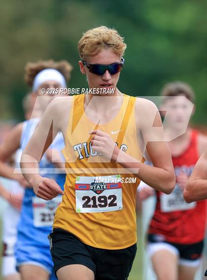 Thumbnail 3 in UIL 4A Boys Cross Country State Final photogallery.