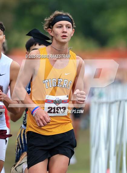 Thumbnail 3 in UIL 4A Boys Cross Country State Final photogallery.