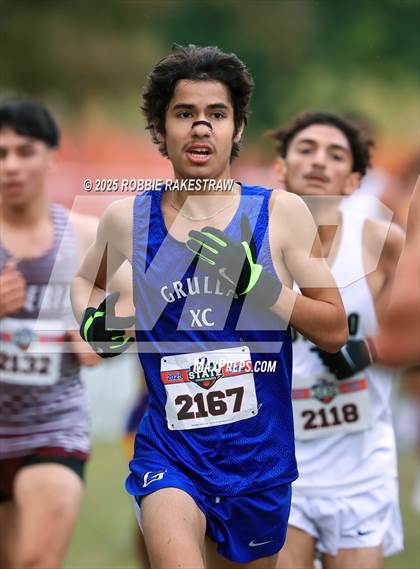 Thumbnail 2 in UIL 4A Boys Cross Country State Final photogallery.
