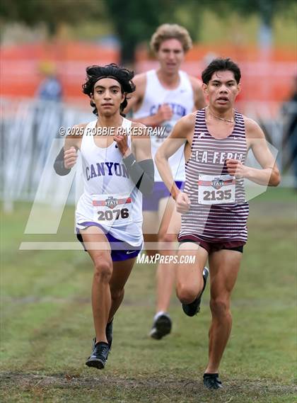 Thumbnail 3 in UIL 4A Boys Cross Country State Final photogallery.