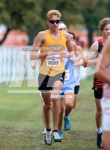 Thumbnail 1 in UIL 4A Boys Cross Country State Final photogallery.