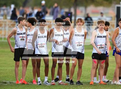 Thumbnail 2 in UIL 4A Boys Cross Country State Final photogallery.