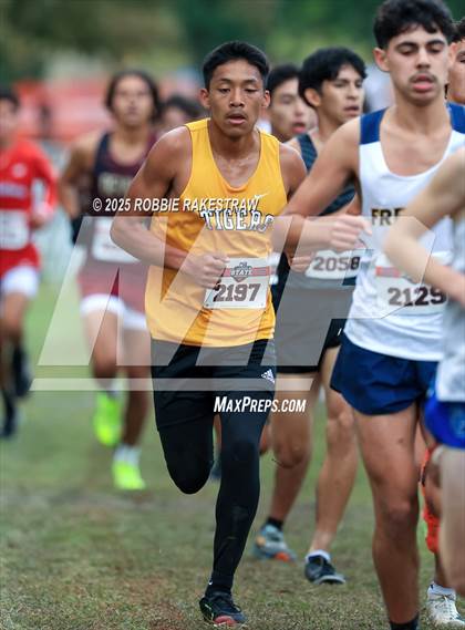 Thumbnail 2 in UIL 4A Boys Cross Country State Final photogallery.