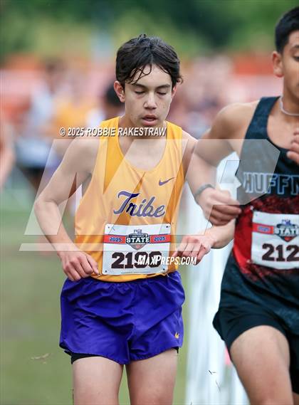 Thumbnail 3 in UIL 4A Boys Cross Country State Final photogallery.