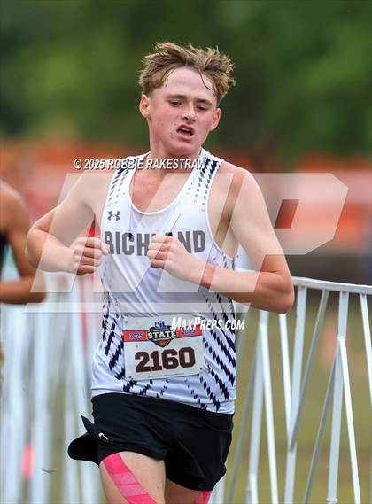 Thumbnail 1 in UIL 4A Boys Cross Country State Final photogallery.