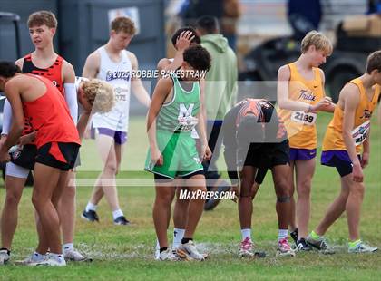 Thumbnail 2 in UIL 4A Boys Cross Country State Final photogallery.