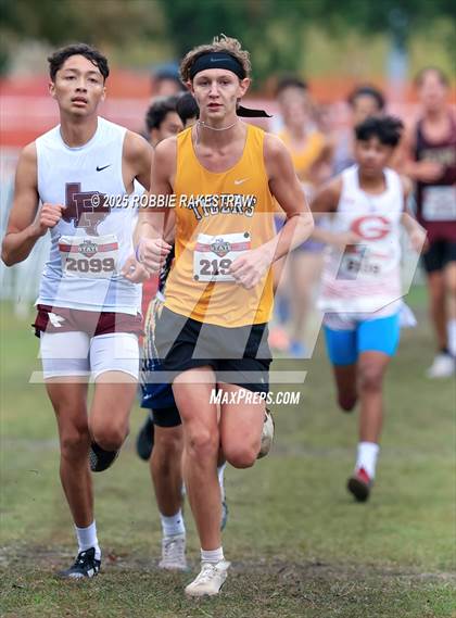 Thumbnail 1 in UIL 4A Boys Cross Country State Final photogallery.