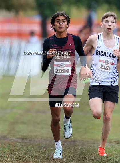 Thumbnail 2 in UIL 4A Boys Cross Country State Final photogallery.
