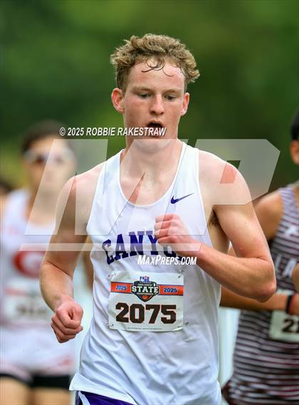 Thumbnail 2 in UIL 4A Boys Cross Country State Final photogallery.
