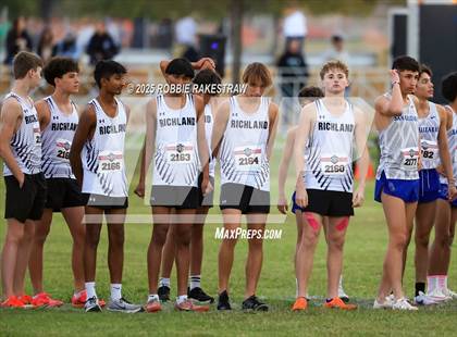 Thumbnail 3 in UIL 4A Boys Cross Country State Final photogallery.