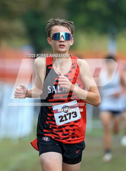 Thumbnail 2 in UIL 4A Boys Cross Country State Final photogallery.