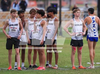 Thumbnail 2 in UIL 4A Boys Cross Country State Final photogallery.