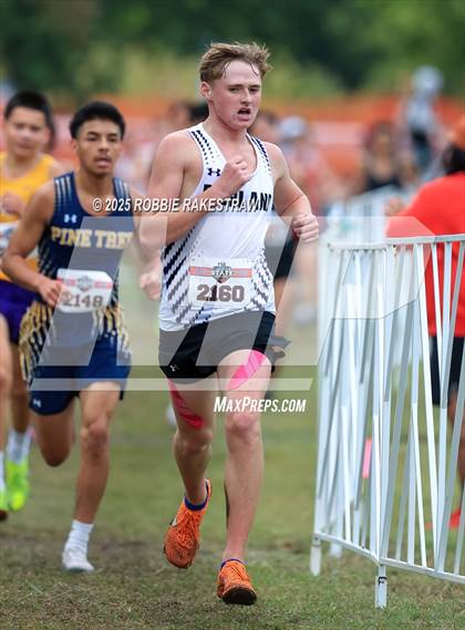 Thumbnail 2 in UIL 4A Boys Cross Country State Final photogallery.