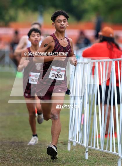 Thumbnail 3 in UIL 4A Boys Cross Country State Final photogallery.