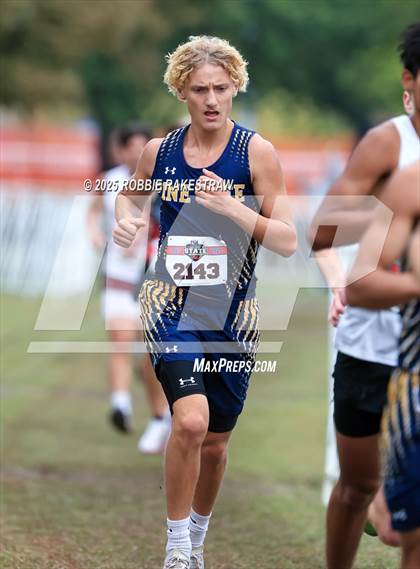 Thumbnail 3 in UIL 4A Boys Cross Country State Final photogallery.