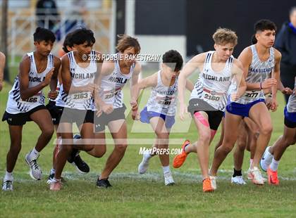 Thumbnail 2 in UIL 4A Boys Cross Country State Final photogallery.