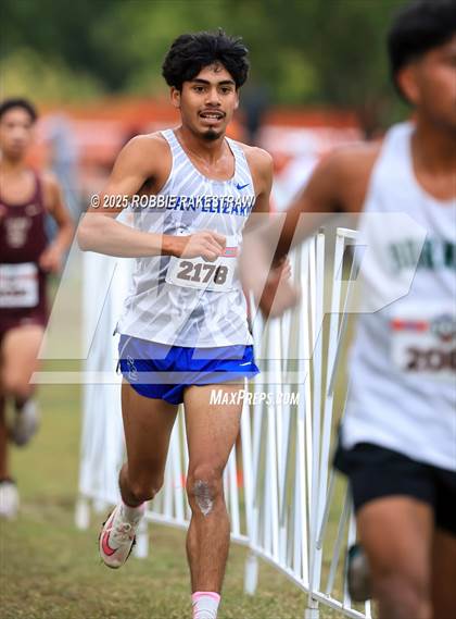 Thumbnail 2 in UIL 4A Boys Cross Country State Final photogallery.