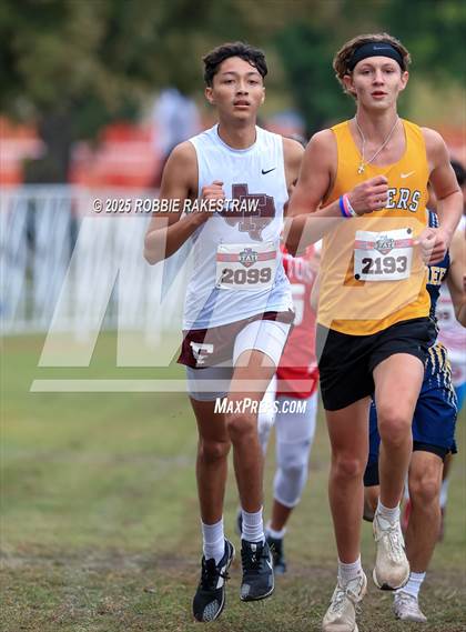 Thumbnail 2 in UIL 4A Boys Cross Country State Final photogallery.