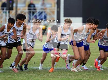 Thumbnail 1 in UIL 4A Boys Cross Country State Final photogallery.