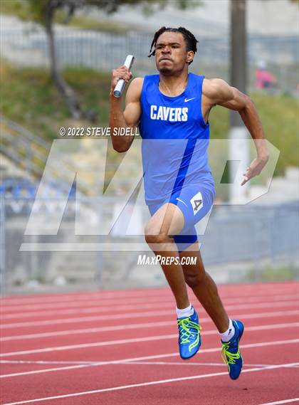 Thumbnail 3 in 6th Annual Meb Keflezighi Invitational photogallery.