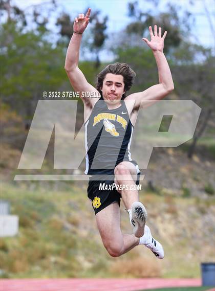 Thumbnail 3 in 6th Annual Meb Keflezighi Invitational photogallery.