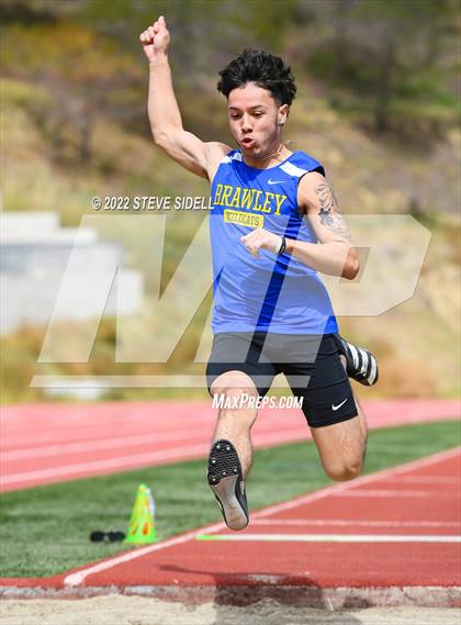 Thumbnail 2 in 6th Annual Meb Keflezighi Invitational photogallery.