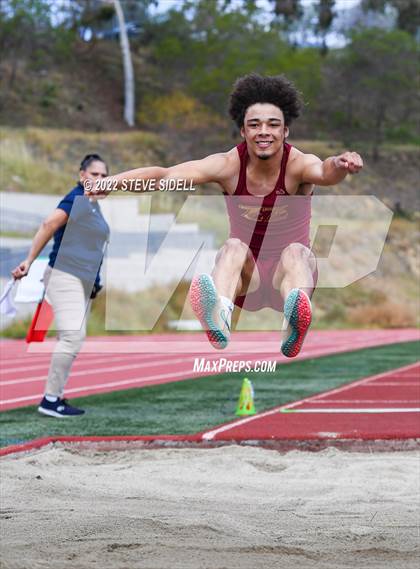 Thumbnail 2 in 6th Annual Meb Keflezighi Invitational photogallery.