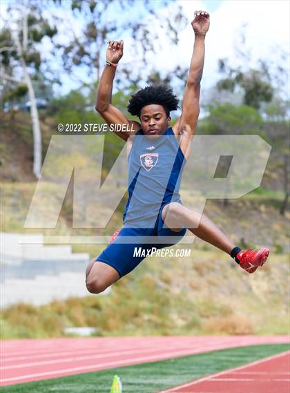 Thumbnail 2 in 6th Annual Meb Keflezighi Invitational photogallery.