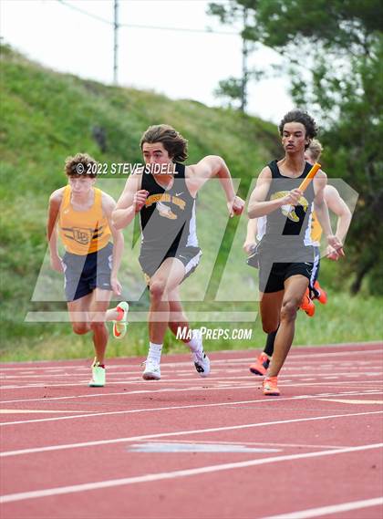 Thumbnail 2 in 6th Annual Meb Keflezighi Invitational photogallery.