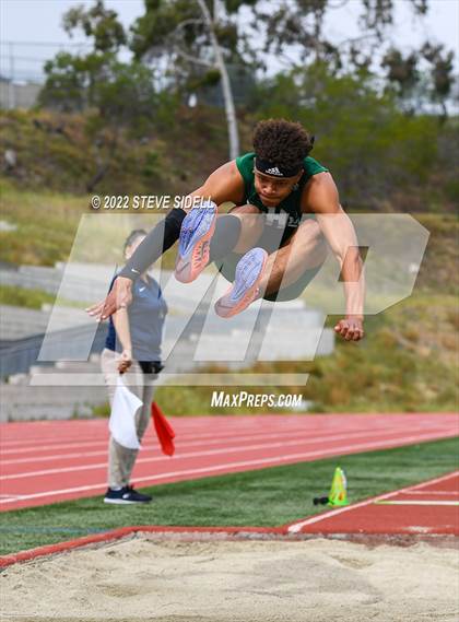 Thumbnail 3 in 6th Annual Meb Keflezighi Invitational photogallery.