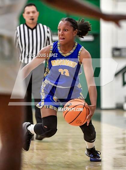 Thumbnail 1 in Grossmont @ Upland photogallery.