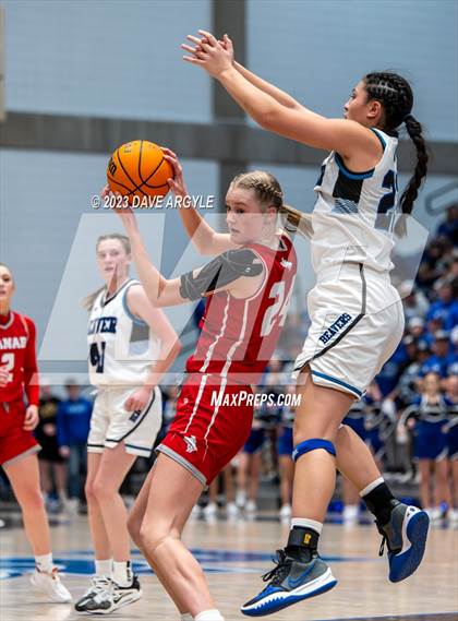 Thumbnail 2 in Kanab vs. Beaver (UHSAA 2A Final) photogallery.