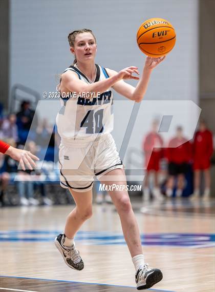 Thumbnail 1 in Kanab vs. Beaver (UHSAA 2A Final) photogallery.