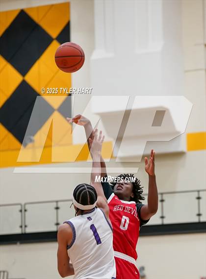 Thumbnail 3 in Ben Davis vs. Pike (IHSAA 4A Sectional Semi Final) photogallery.