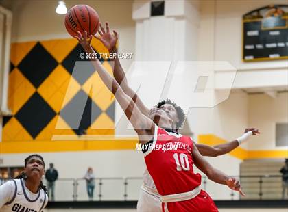 Thumbnail 2 in Ben Davis vs. Pike (IHSAA 4A Sectional Semi Final) photogallery.