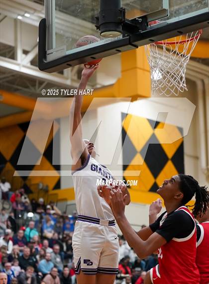 Thumbnail 3 in Ben Davis vs. Pike (IHSAA 4A Sectional Semi Final) photogallery.