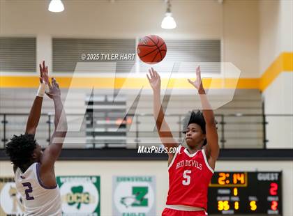 Thumbnail 2 in Ben Davis vs. Pike (IHSAA 4A Sectional Semi Final) photogallery.