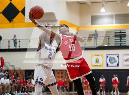 Thumbnail 3 in Ben Davis vs. Pike (IHSAA 4A Sectional Semi Final) photogallery.