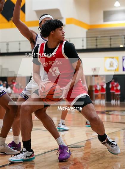 Thumbnail 2 in Ben Davis vs. Pike (IHSAA 4A Sectional Semi Final) photogallery.