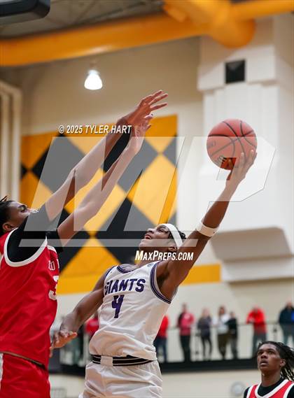 Thumbnail 3 in Ben Davis vs. Pike (IHSAA 4A Sectional Semi Final) photogallery.
