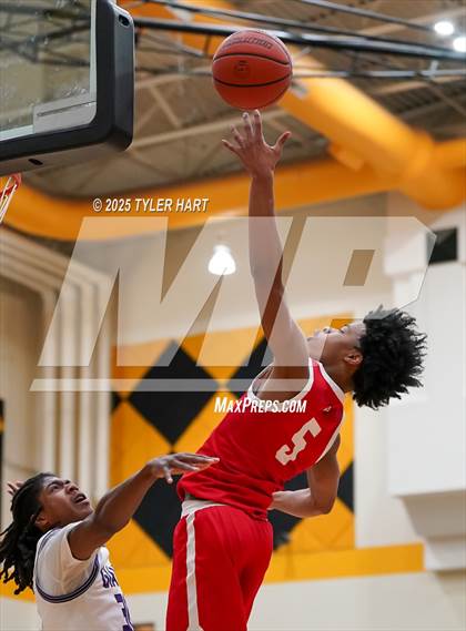 Thumbnail 3 in Ben Davis vs. Pike (IHSAA 4A Sectional Semi Final) photogallery.